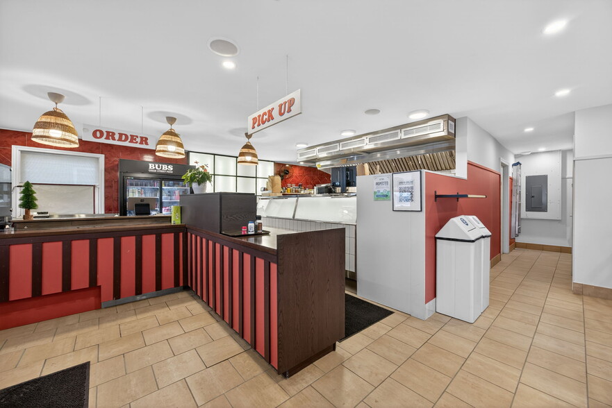 More Photos Of 56 Yonge St S, Springwater Fast Food For Sale