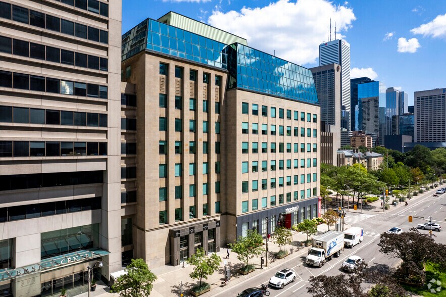 More Photos Of 375 University Ave, Toronto Office For Lease