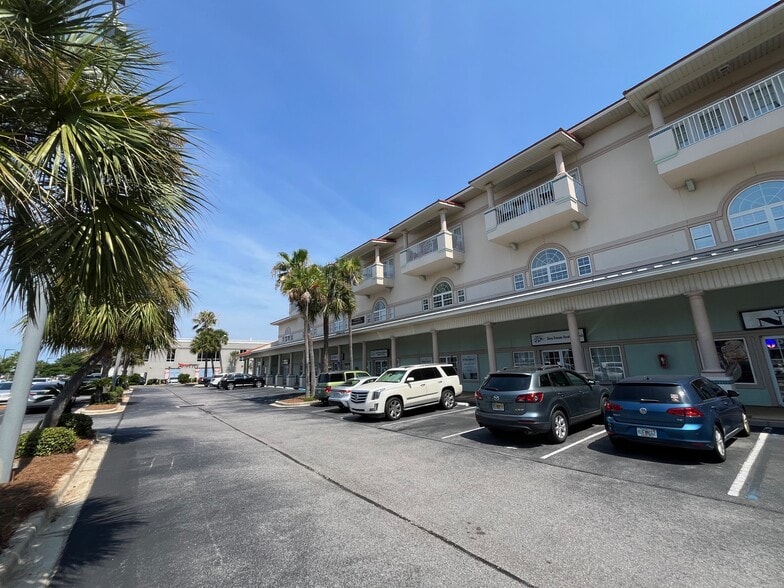 More Photos Of 4507 Furling Ln, Destin Loft Creative Space For Sale