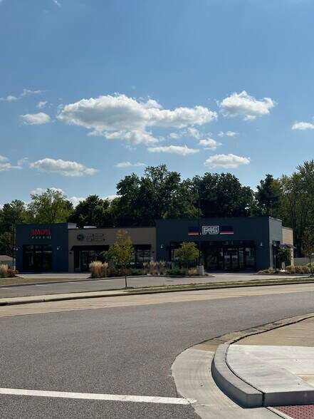 More Photos Of 705 Cambridge Plz, O'Fallon Storefront Retail Office For Lease