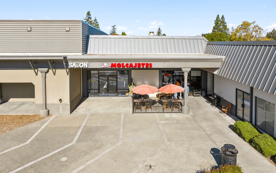 More Photos Of 1211 W College Ave, Santa Rosa Freestanding For Lease