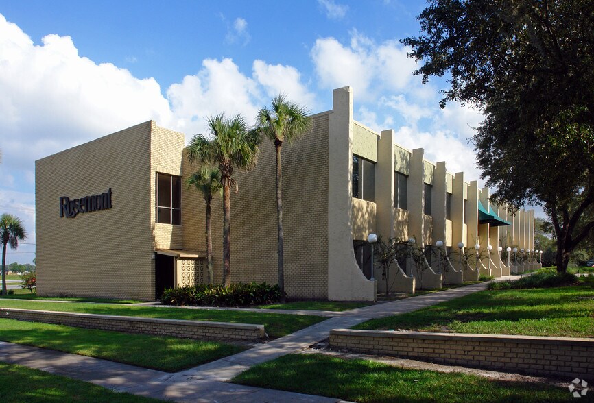More Photos Of 5104 N Orange Blossom Trl, Orlando Office Residential For Lease