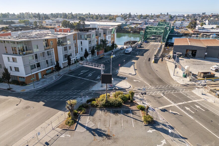 More Photos Of 324 23rd Ave, Oakland Convenience Store For Sale