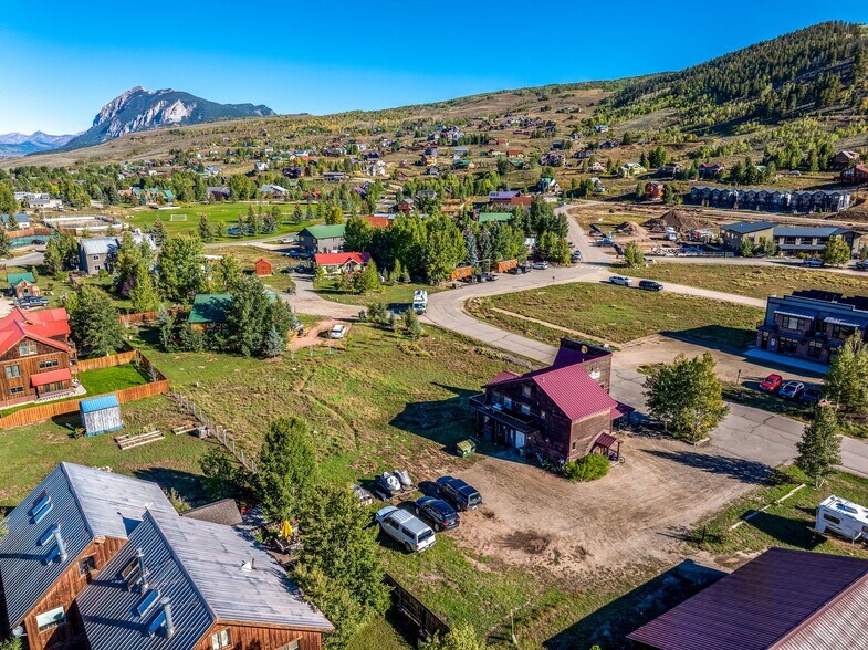 More Photos Of 81 Gillaspey Ave, Crested Butte General Retail For Sale