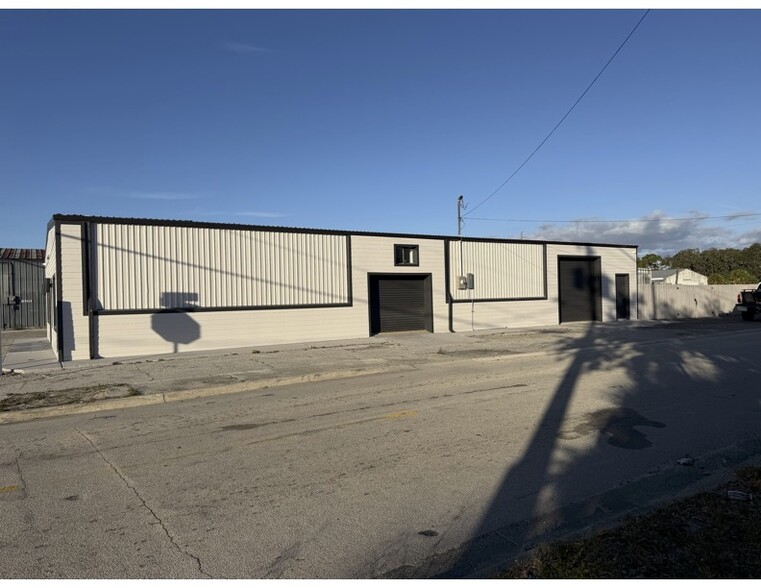 More Photos Of 1030 Aurora Road, Melbourne Warehouse For Lease