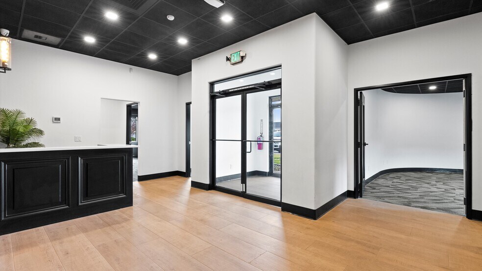 More Photos Of 5808 Bedford St, Pasco Office For Sale