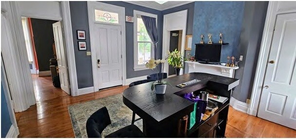 More Photos Of 5545 Madison Rd, Cincinnati Office For Sale