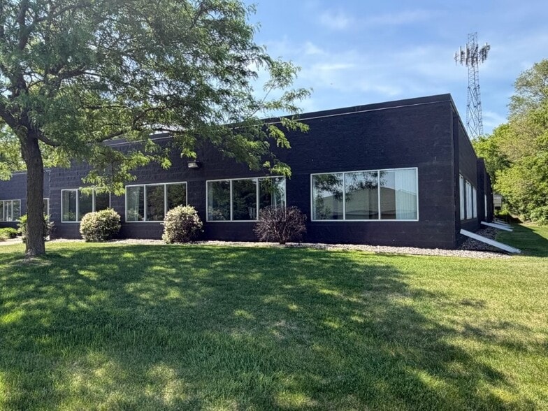 More Photos Of 4155 Old Sibley Memorial Hwy, Eagan Research And Development For Sale