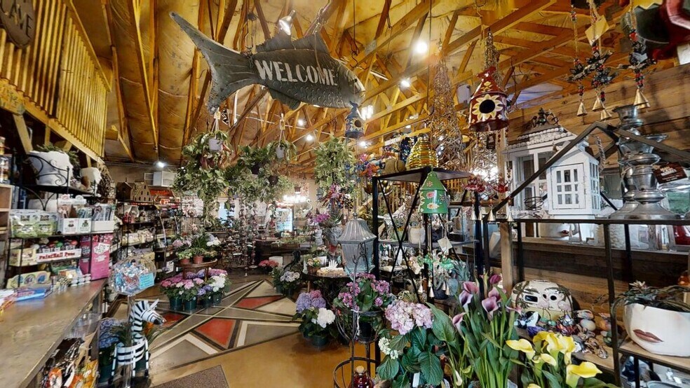 More Photos Of 17897 US-31, Vinemont General Retail For Sale