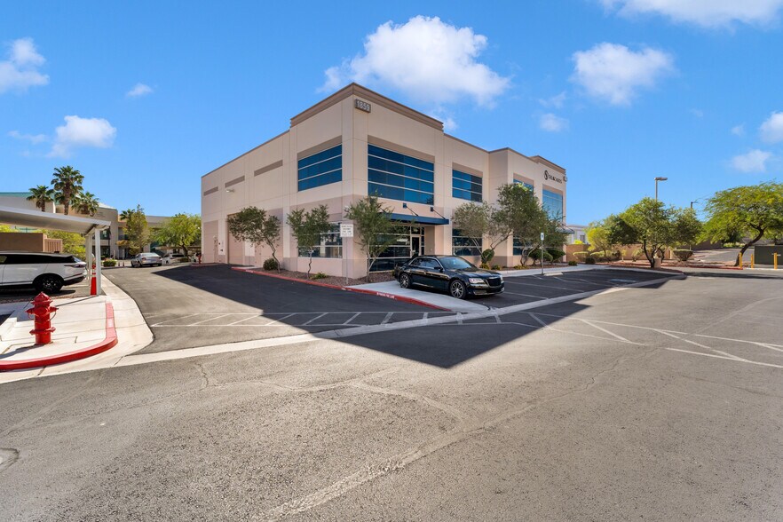 More Photos Of 1859-1863 Whitney Mesa Dr, Henderson Flex For Sale