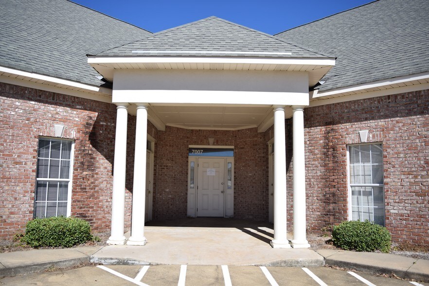 More Photos Of 7003-7011 Fulton Ct, Montgomery Office For Lease