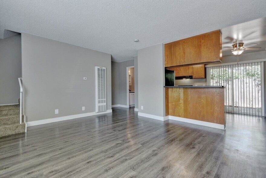 More Photos Of 2275 Grove Way, Castro Valley Apartments For Sale