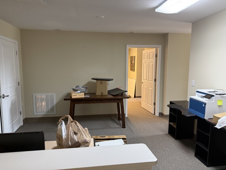 More Photos Of 232 Aldey Way, Greenville Office For Lease