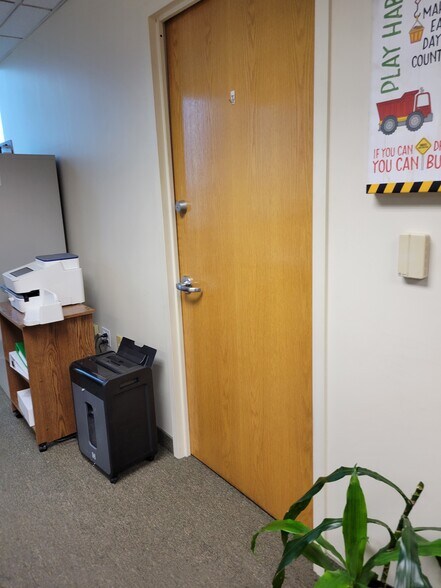 More Photos Of 30-56 Whitestone Expy, Flushing Office For Sale