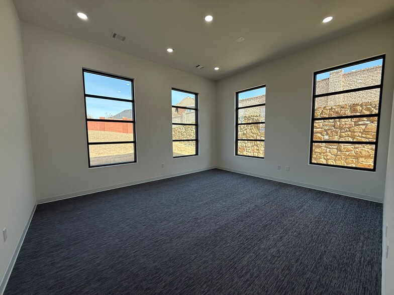 More Photos Of 4540 N MacArthur Blvd, Irving Medical For Lease