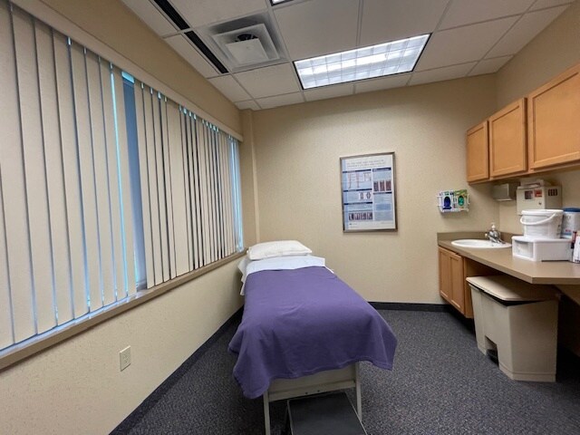 More Photos Of 5151 Gateway Blvd, Flint Medical For Sale