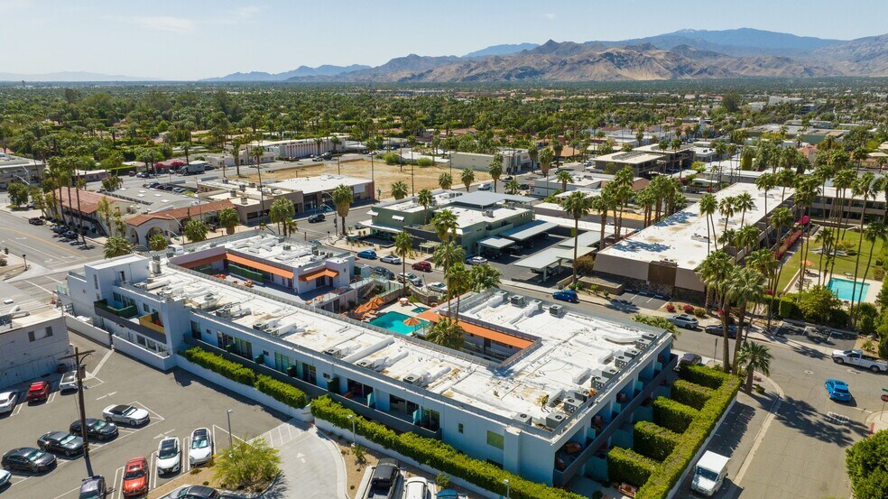 More Photos Of 140 W Via Lola, Palm Springs Hotel For Lease