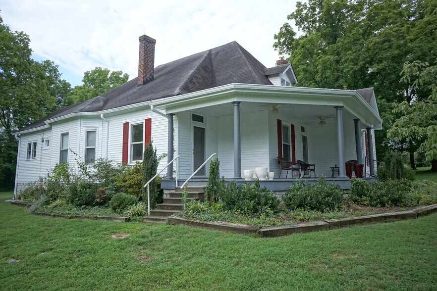 More Photos Of 505 E Main St, Hendersonville Land For Sale