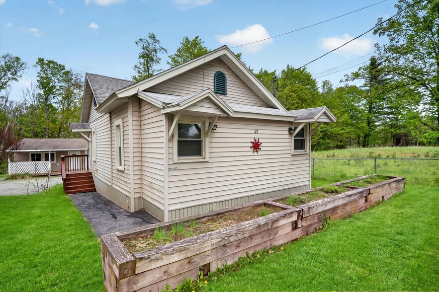 More Photos Of 48 - 50 Horseshoe Lake, Kauneonga Lake Apartments For Sale