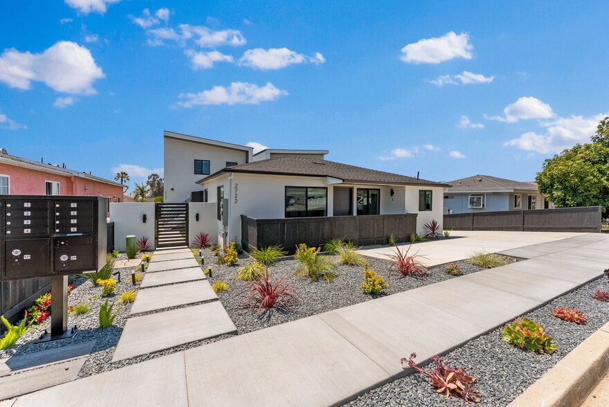 More Photos Of 2722 Nye St, San Diego Apartments For Sale