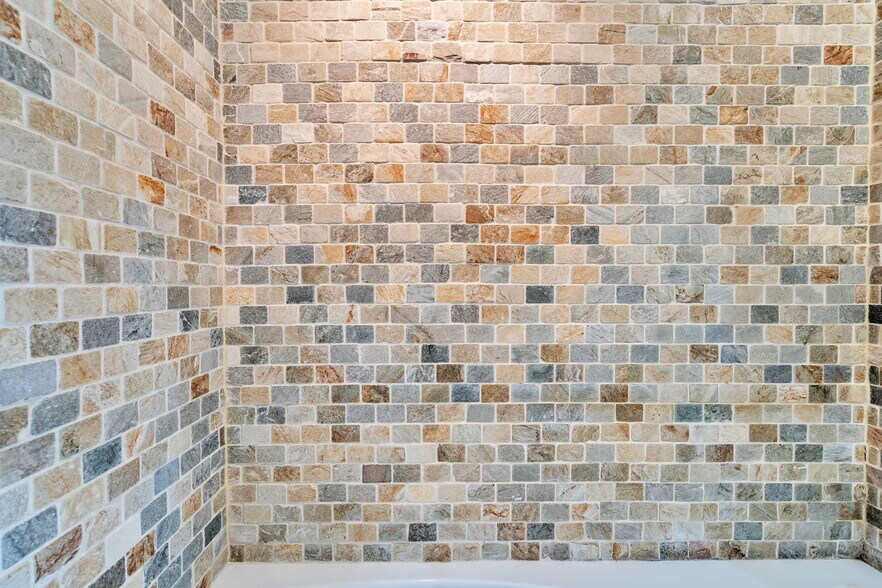 More Photos Of 137 Stockton St, Hightstown Flex For Sale