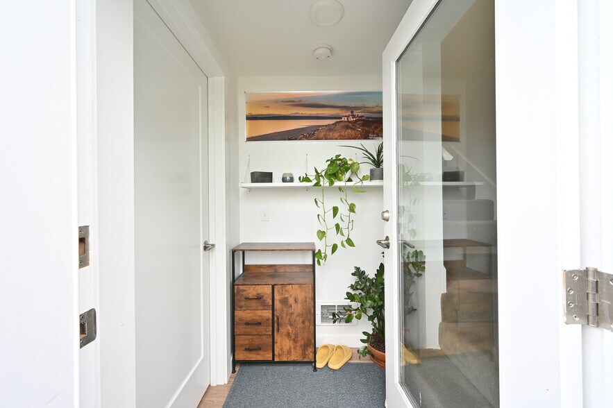 More Photos Of 8716 Sand Point Way NE, Seattle Apartments For Sale