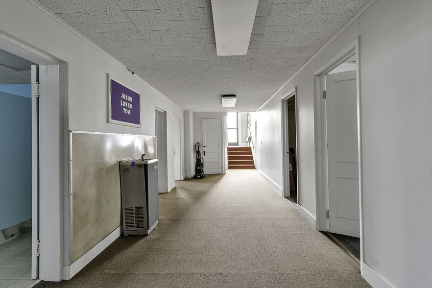 More Photos Of 646 Cayuga Dr, Niagara Falls Religious Facility For Sale