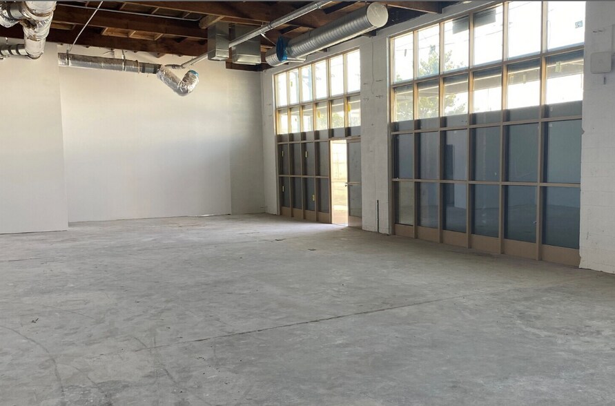 More Photos Of 580 S Alameda St, Los Angeles Storefront Retail Office For Lease