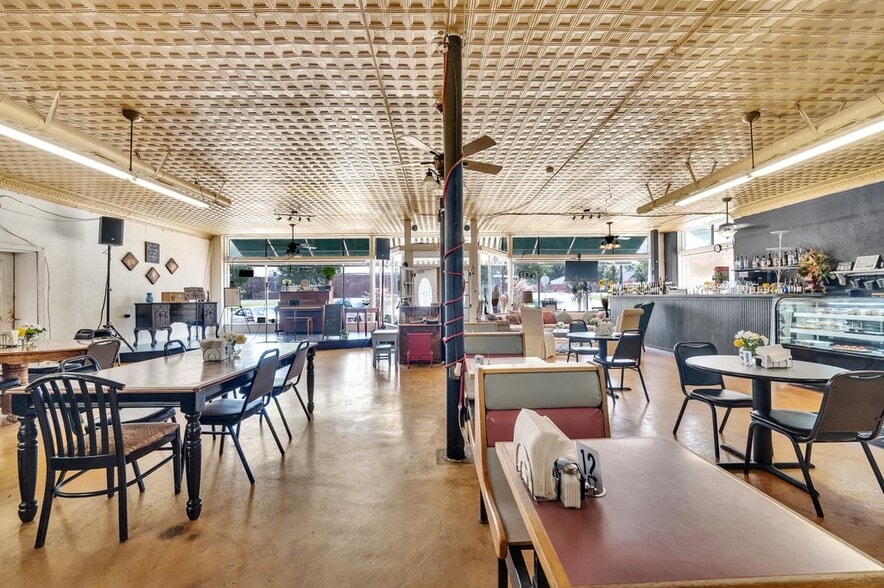 More Photos Of 101 E Virginia Ave, Bessemer City Storefront Retail Residential For Lease