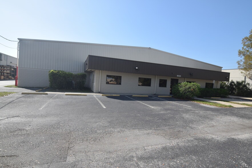 More Photos Of 13770 Automobile Blvd, Clearwater Distribution For Lease