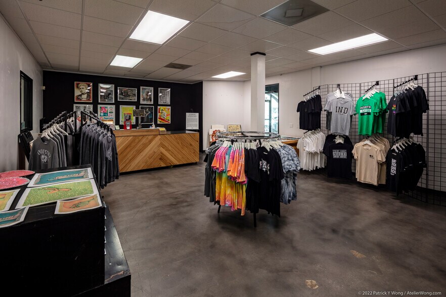 More Photos Of 705 Wallingford Bend, Austin Light Distribution For Lease