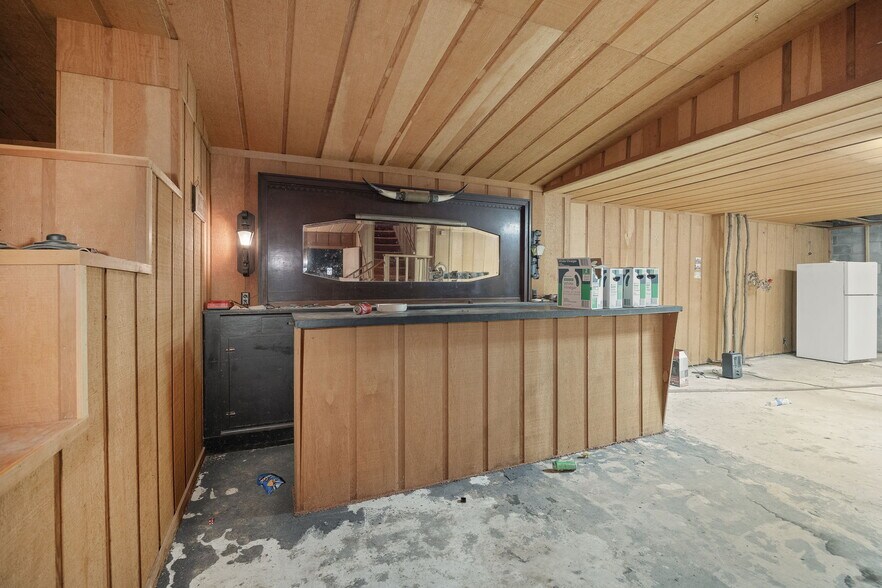 More Photos Of 802 E Nodaway St, Oregon Flex For Sale