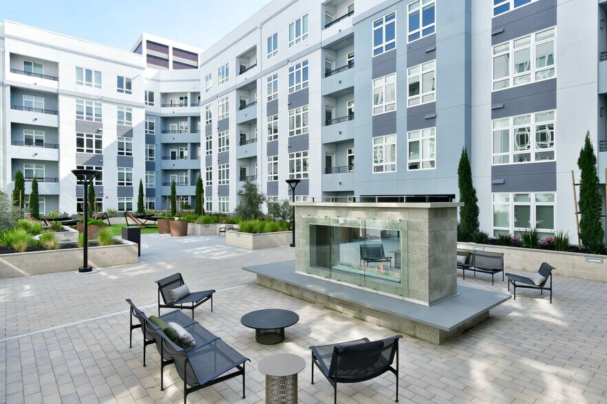 More Photos Of 3093 Broadway, Oakland Apartments For Lease