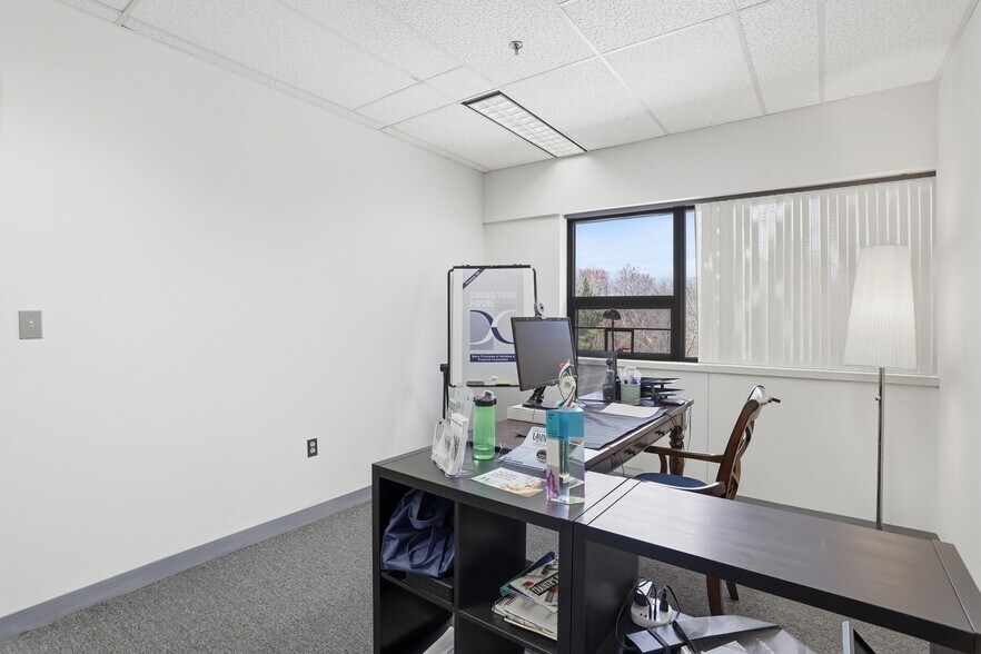 More Photos Of 101 Cambridge St, Burlington Medical For Lease