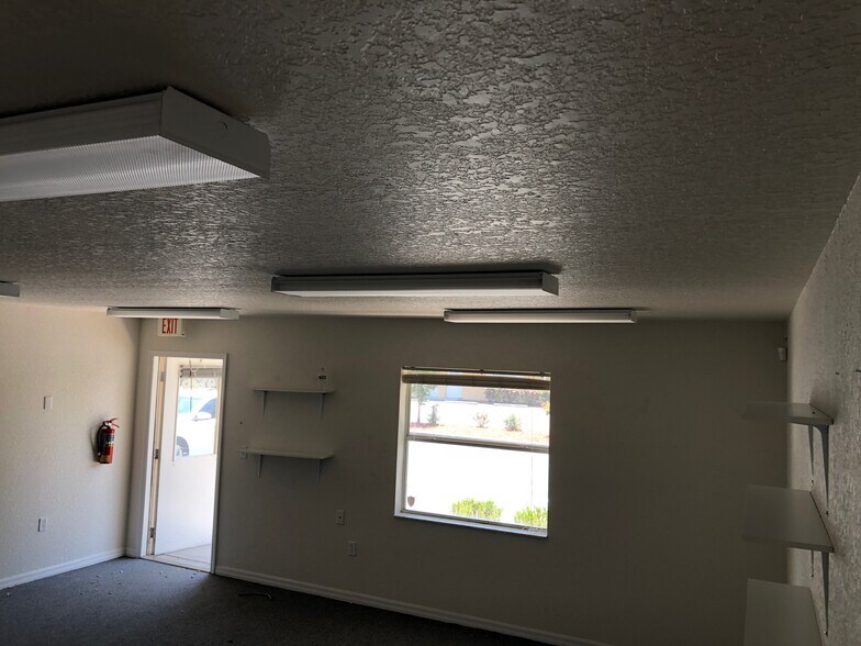 More Photos Of 4100-4140 Lamson Ave, Spring Hill Medical For Lease