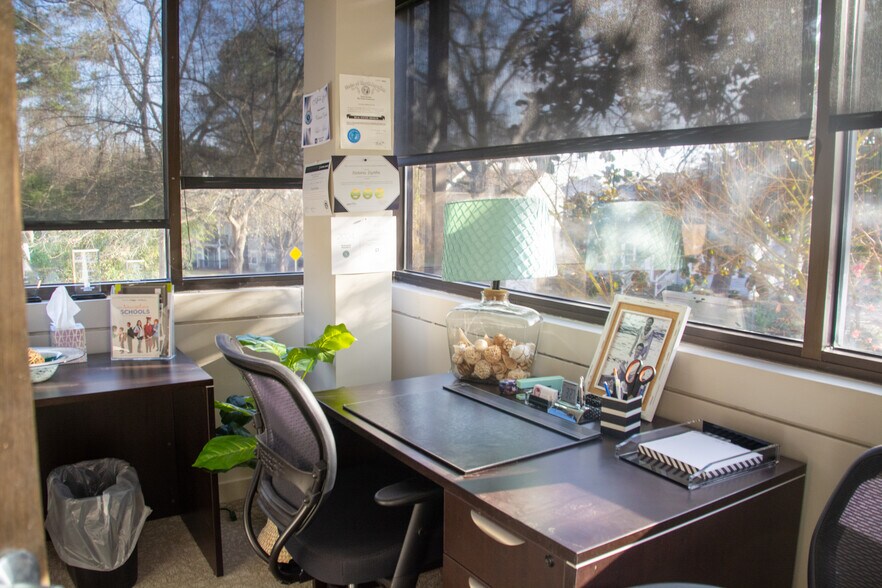 More Photos Of 1600 E Franklin St, Chapel Hill Medical For Sale