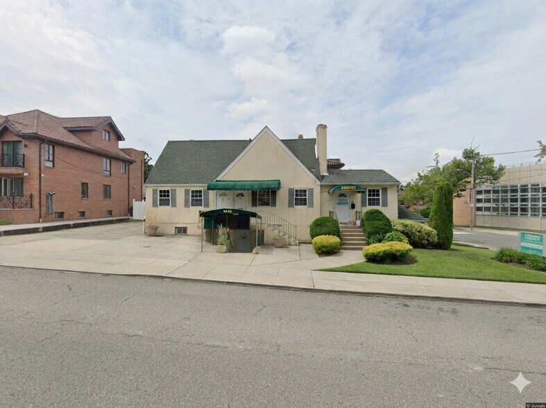 More Photos Of 6004 Marathon Pky, Little Neck Loft Creative Space For Lease