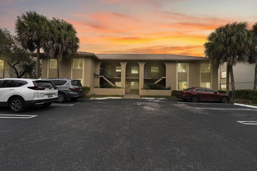 Primary Photo Of 2977 NW 92nd Ave, Coral Springs Apartments For Sale