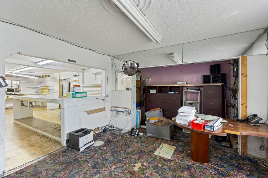 More Photos Of 5034 N Nebraska Ave, Tampa Freestanding For Sale