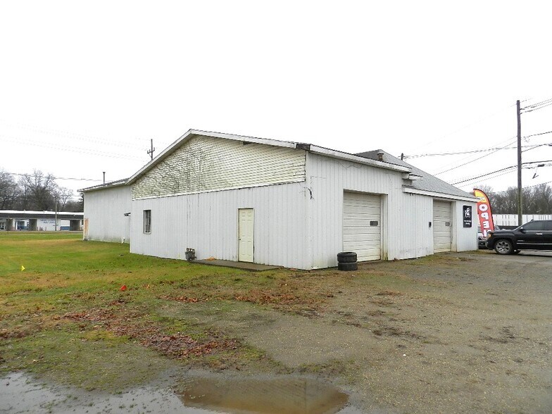 More Photos Of 1641 E Main St, Niles Manufacturing For Sale