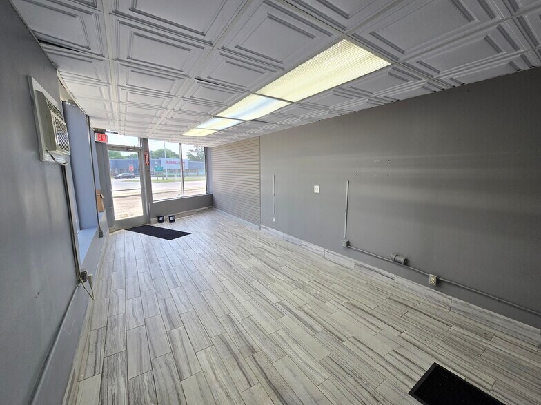 More Photos Of 27827-27833 Woodward Ave, Berkley Storefront Retail Office For Sale