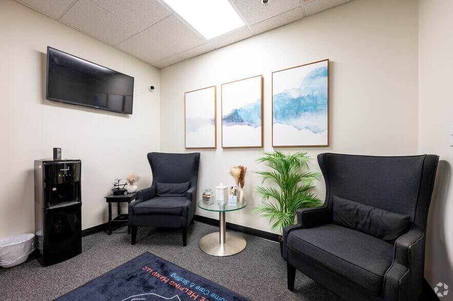 More Photos Of 4701 N Keystone Ave, Indianapolis Office For Sale