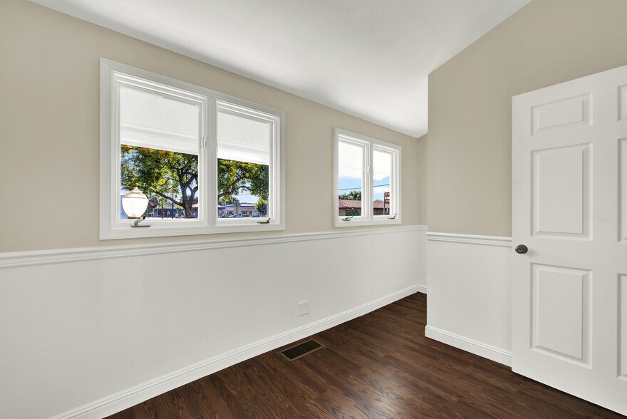 More Photos Of 354 Cernon St, Vacaville Office For Sale