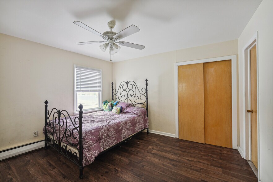 More Photos Of 147 Chestnut St, Roselle Park Storefront Retail Residential For Sale