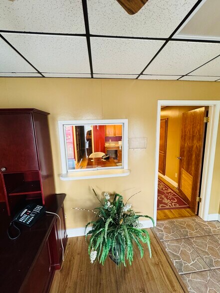 More Photos Of 2038 Saratoga Blvd, Corpus Christi Warehouse For Lease