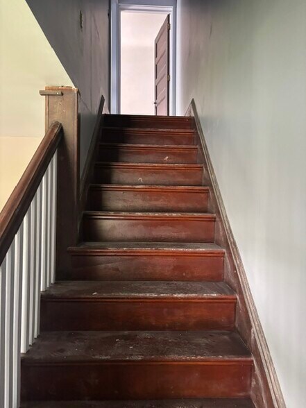 More Photos Of 429 Riverview Dr, Walnutport Flex For Sale