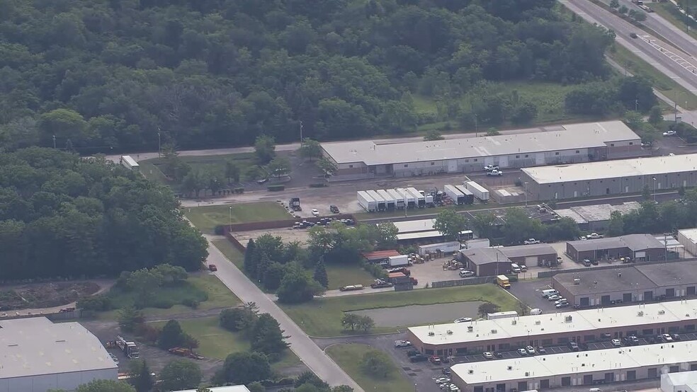 Primary Photo Of 30W100-30W114 Butterfield Rd, Warrenville Manufacturing For Lease