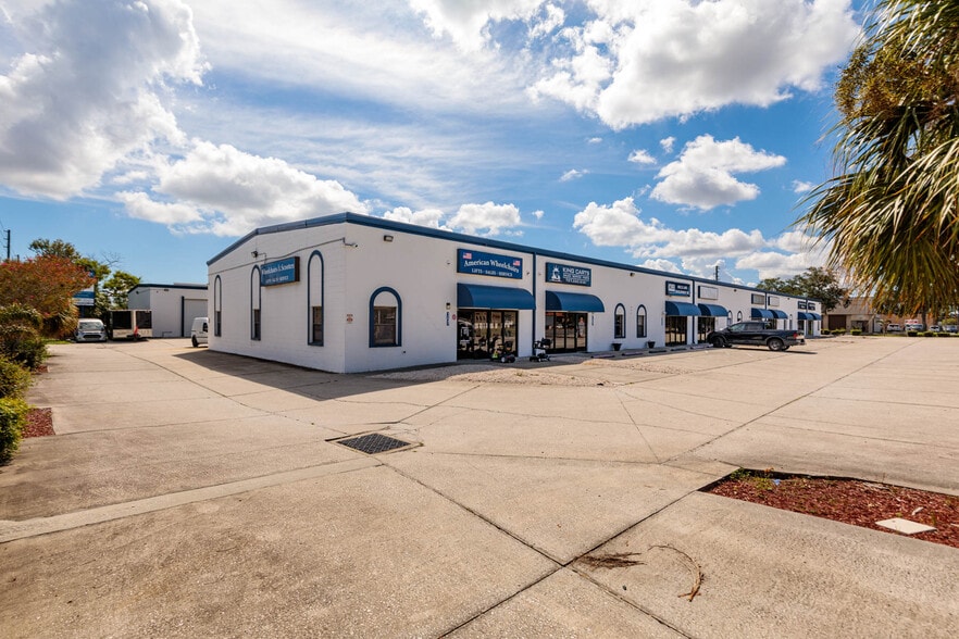 More Photos Of 12505 66th St N, Largo Warehouse For Lease
