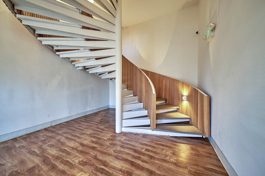 More Photos Of 519 E Washington Blvd, Los Angeles Warehouse For Lease