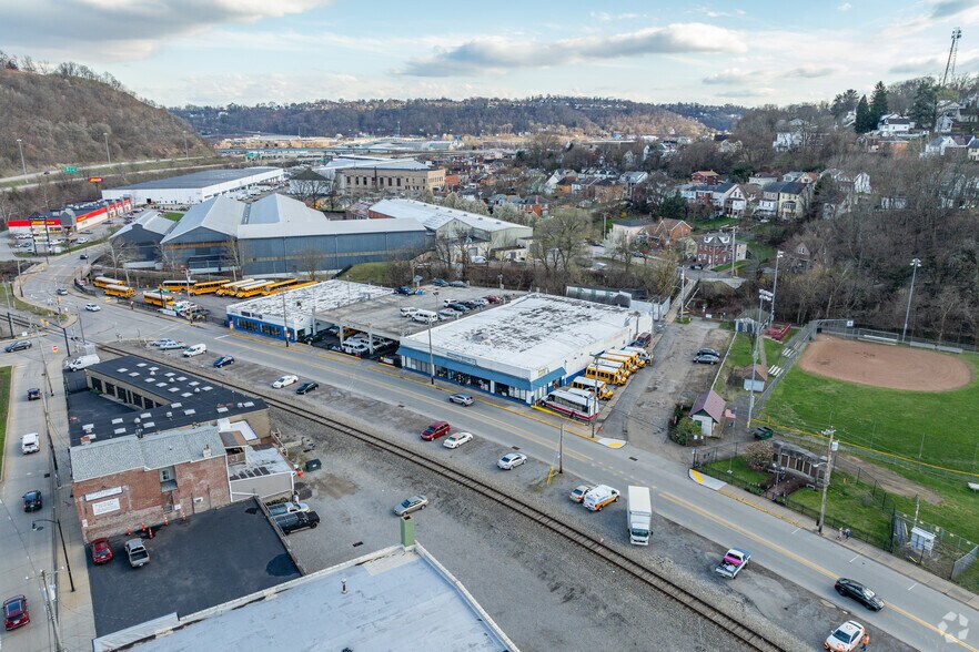 More Photos Of 11 Crescent St, Pittsburgh Auto Dealership For Lease